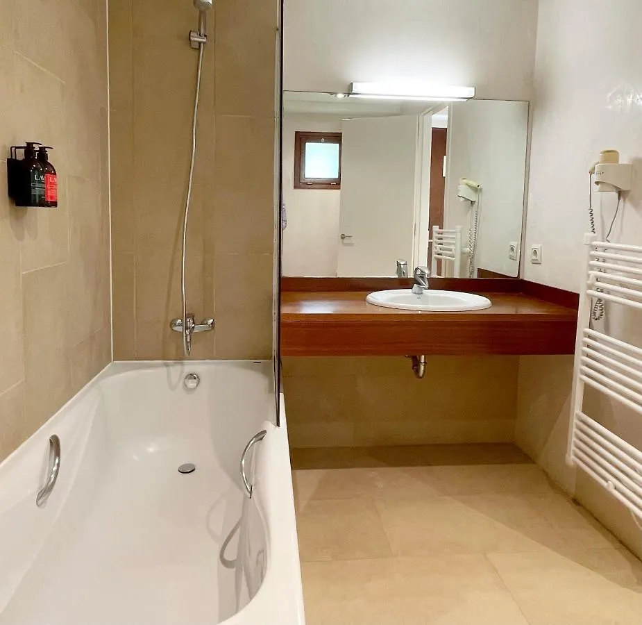 Hotel Mas Del Sol Vall-Llobrega 4*,